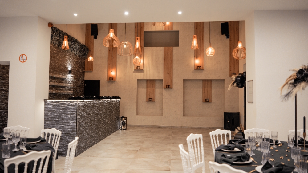 LA STANZA salle à louer à 6042 Lodelinsart Belgique